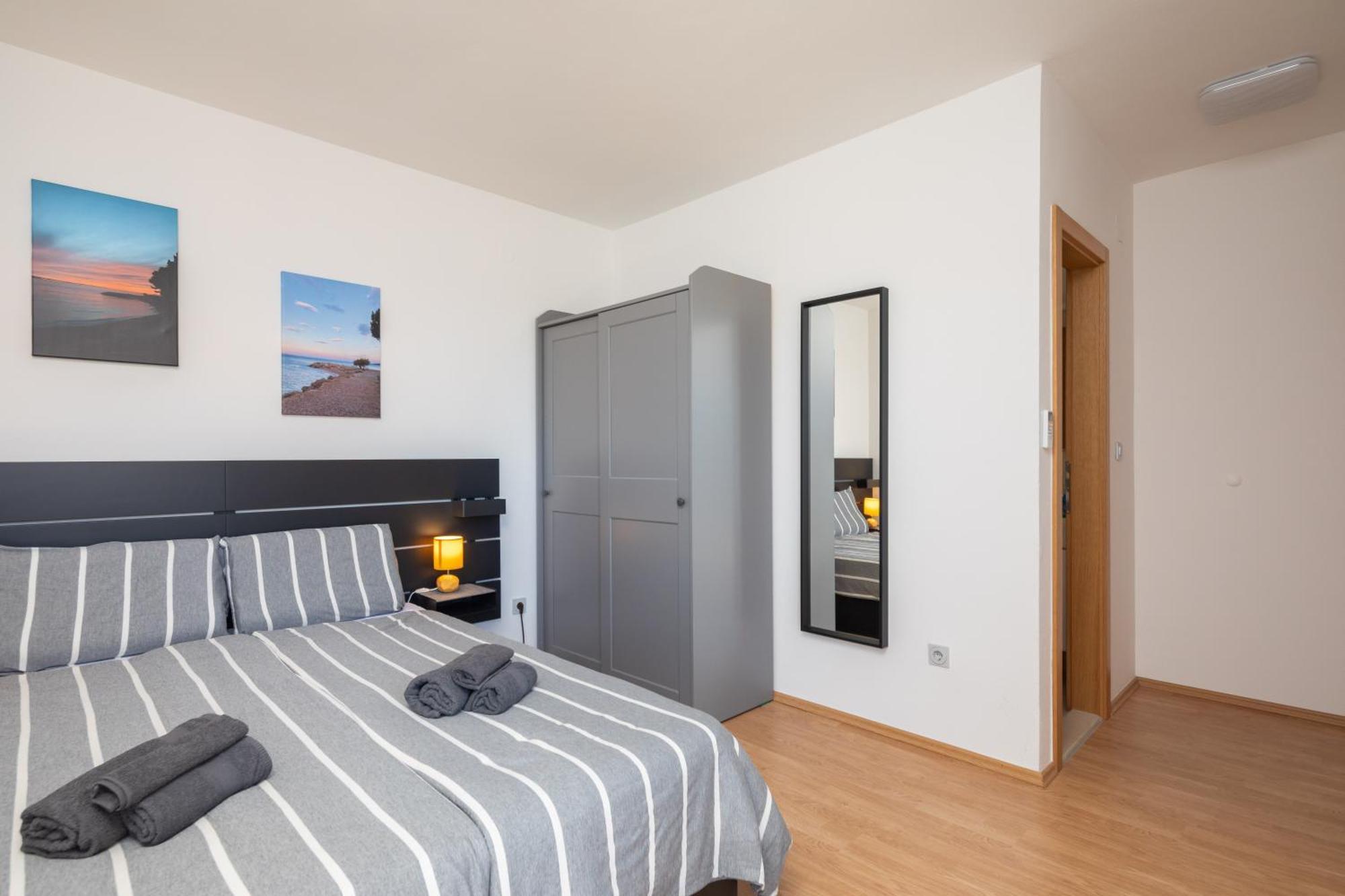 Sunshine Suites Omis Exterior photo