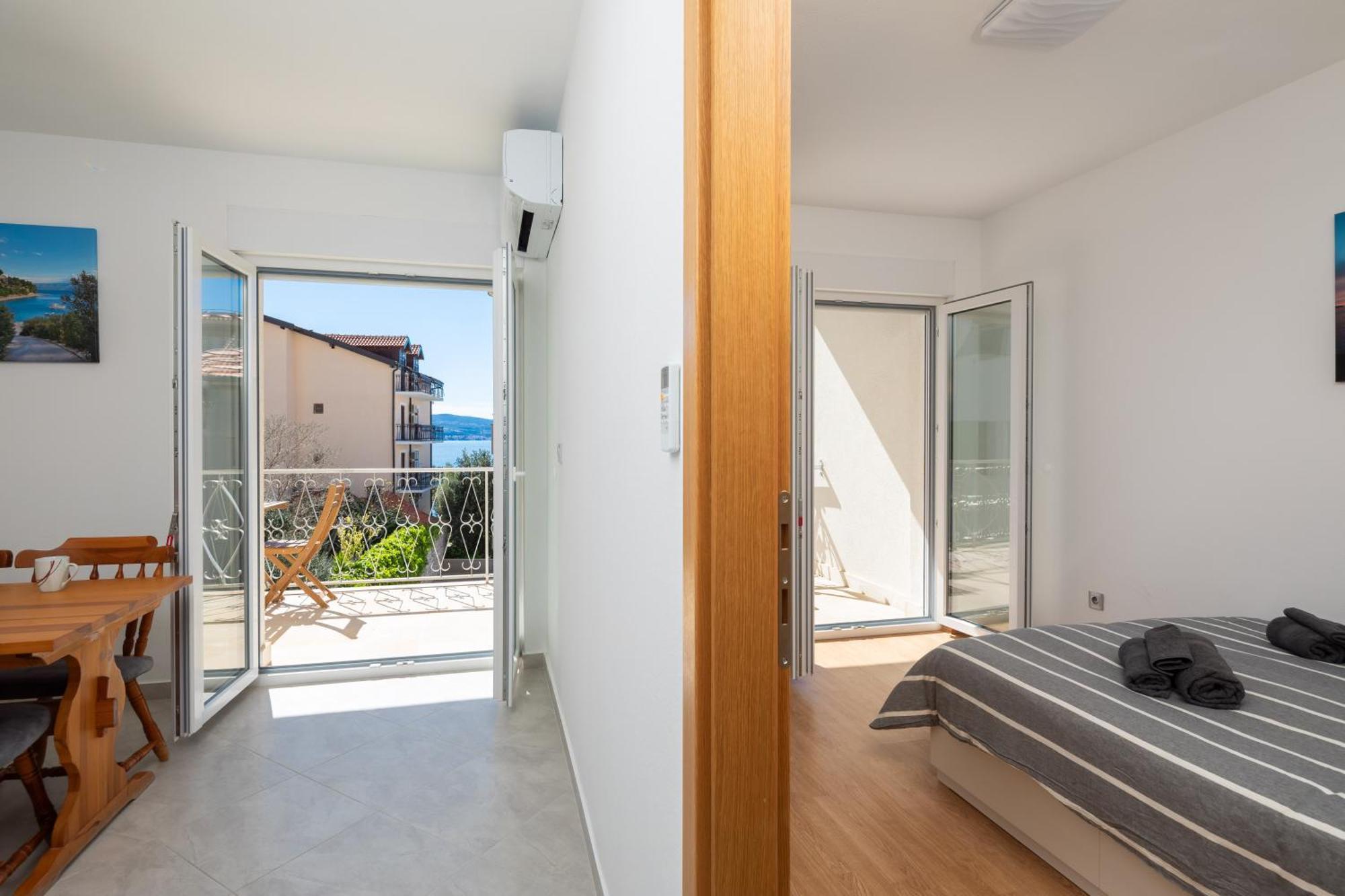 Sunshine Suites Omis Exterior photo