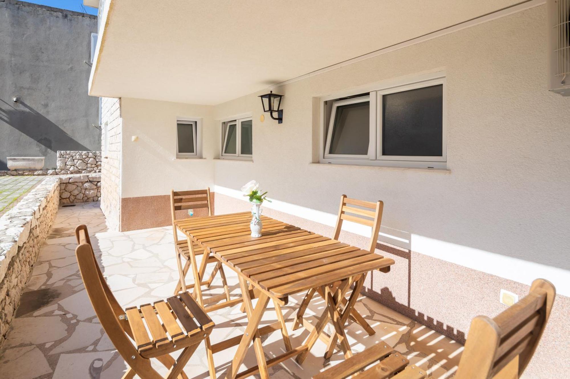 Sunshine Suites Omis Exterior photo